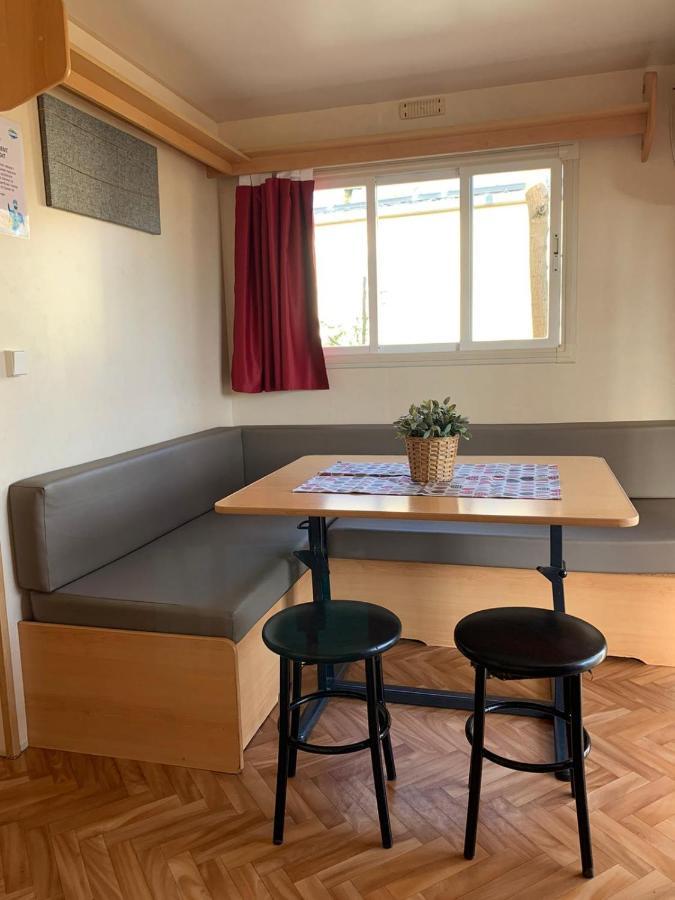 Camping Oliana Zewnętrze zdjęcie