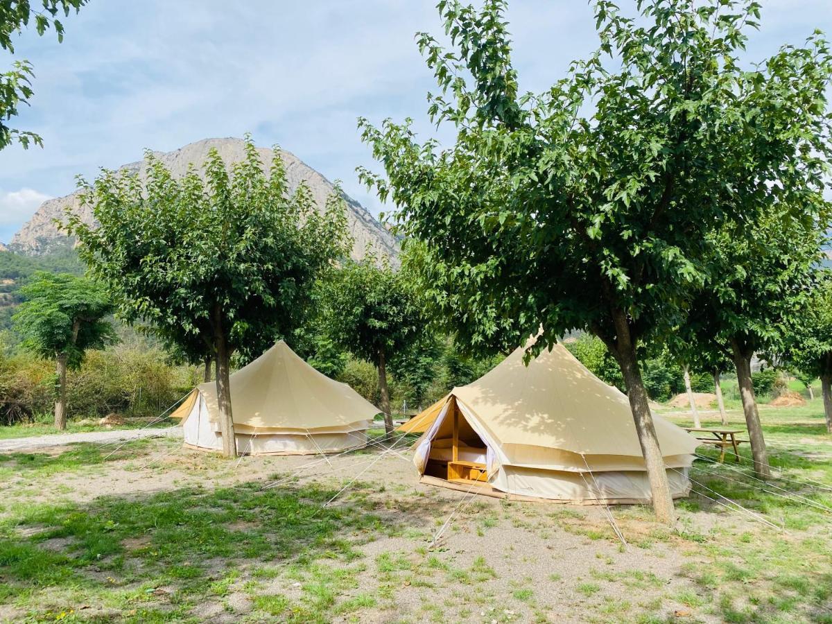 Camping Oliana Zewnętrze zdjęcie
