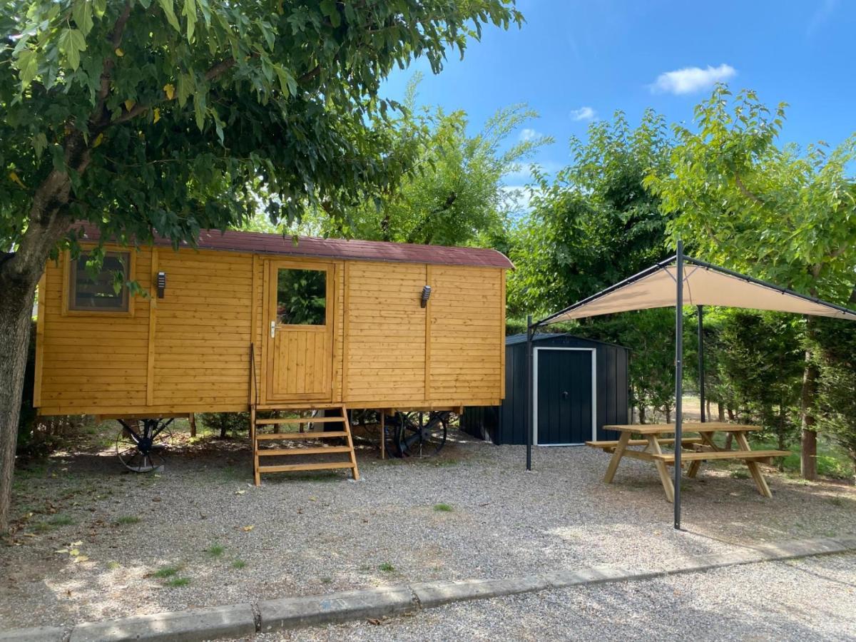 Camping Oliana Zewnętrze zdjęcie