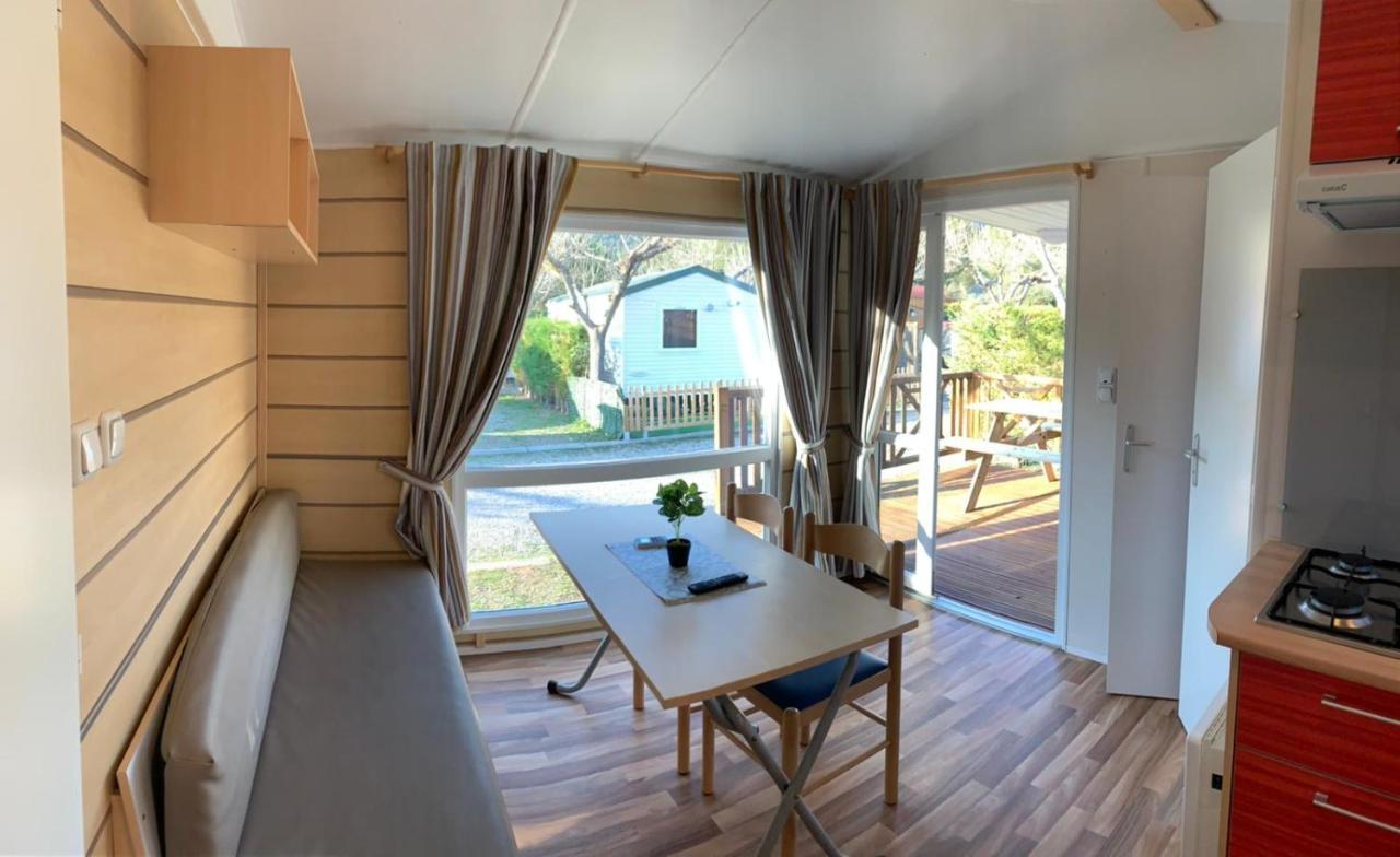 Camping Oliana Zewnętrze zdjęcie