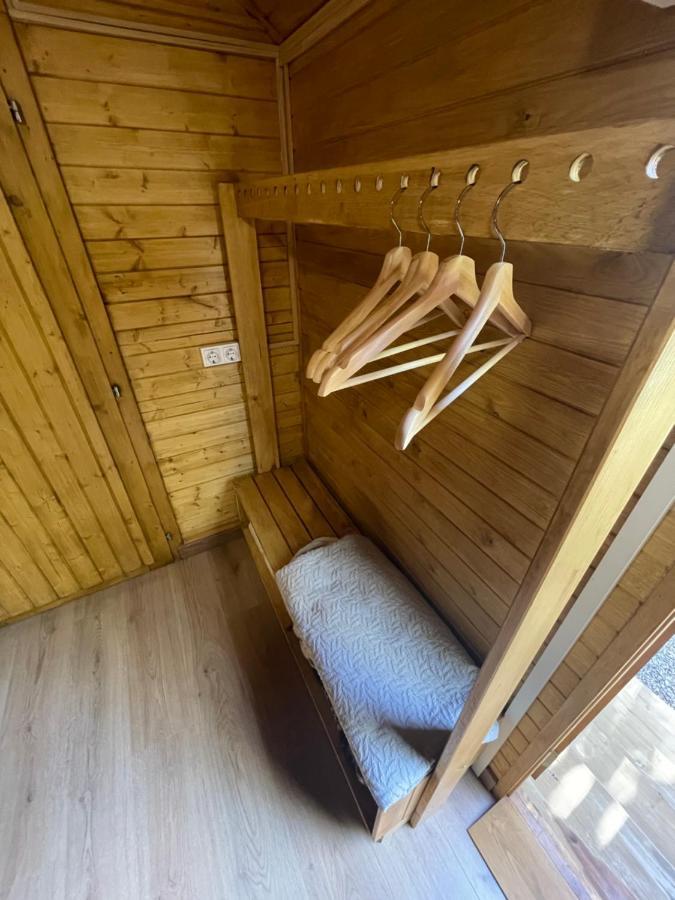 Camping Oliana Zewnętrze zdjęcie