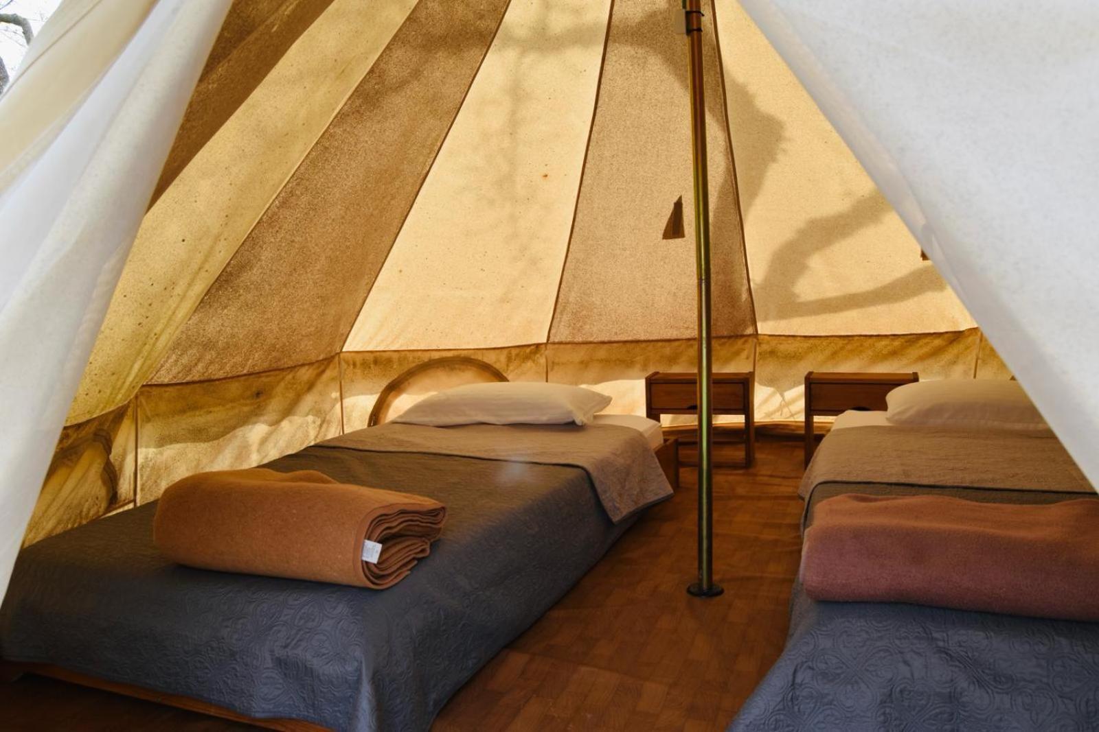 Camping Oliana Zewnętrze zdjęcie