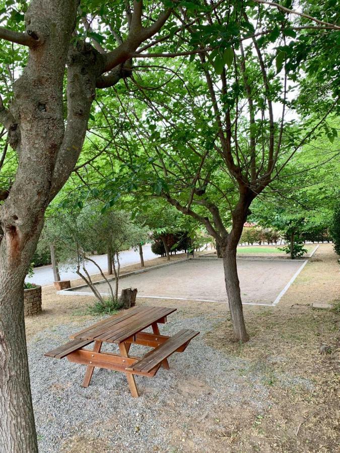 Camping Oliana Zewnętrze zdjęcie