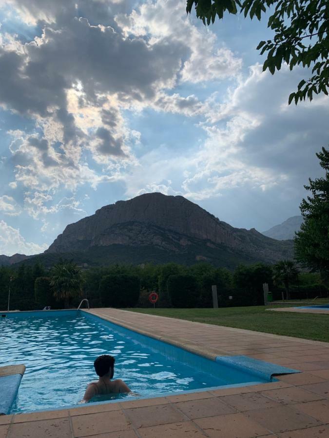 Camping Oliana Zewnętrze zdjęcie